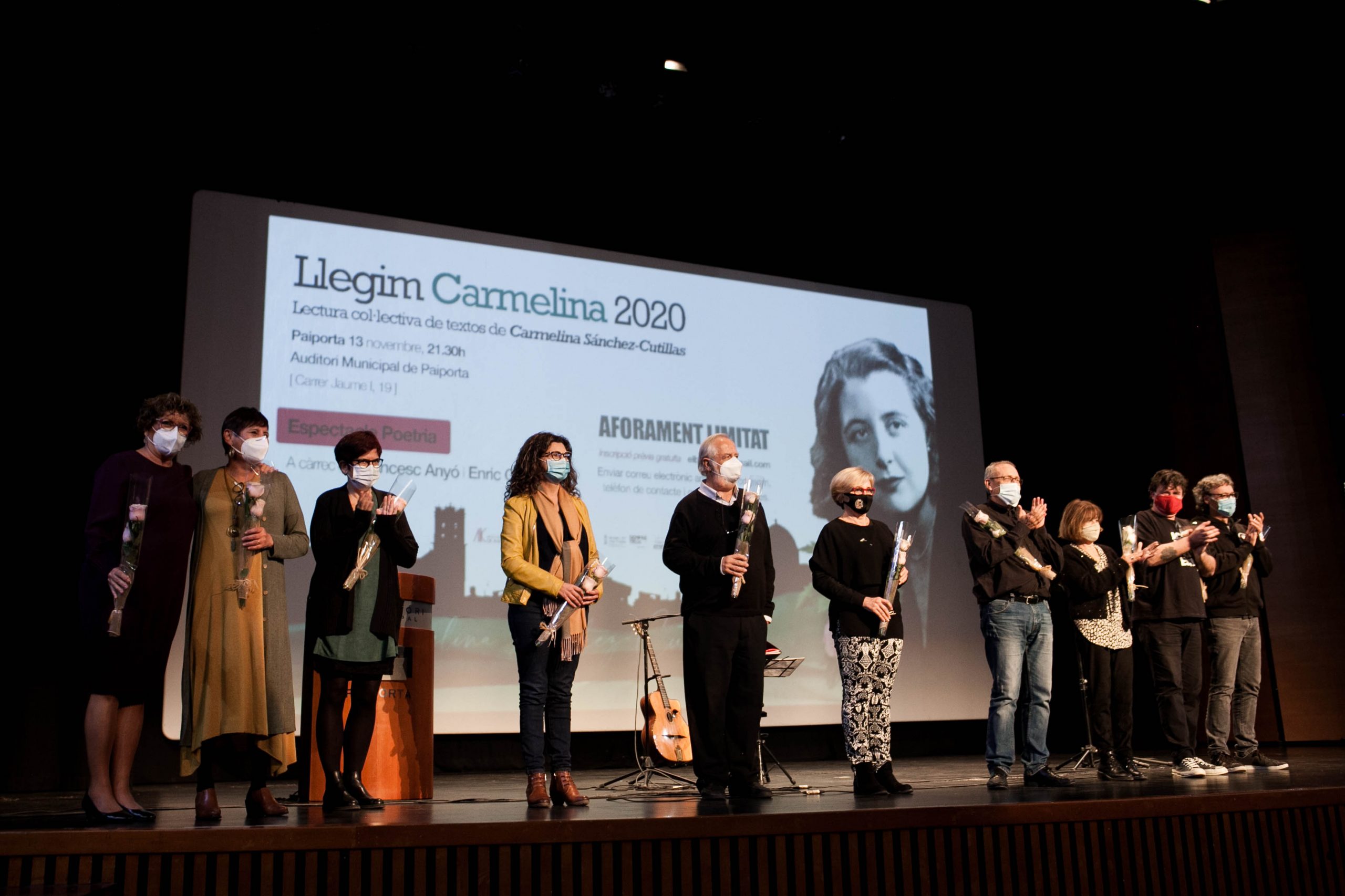Més informació sobre l'article Llegim Carmelina. Versos, música  i carícies per als sentits